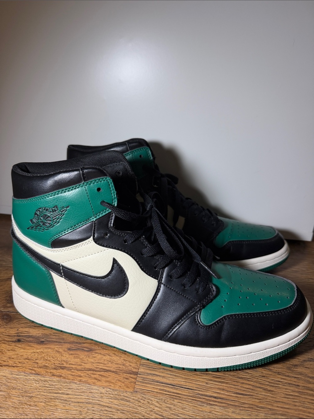 Nike Air Jordan 1 Mid - Green/Black/Cream